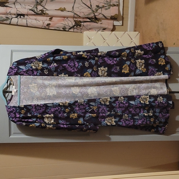 LulaRoe Sarah Cardigans - Picture 2 of 3